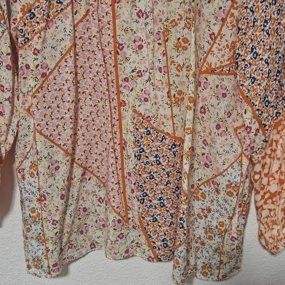 Rose + Olive ditsy floral top size Large - Picture 9 of 12